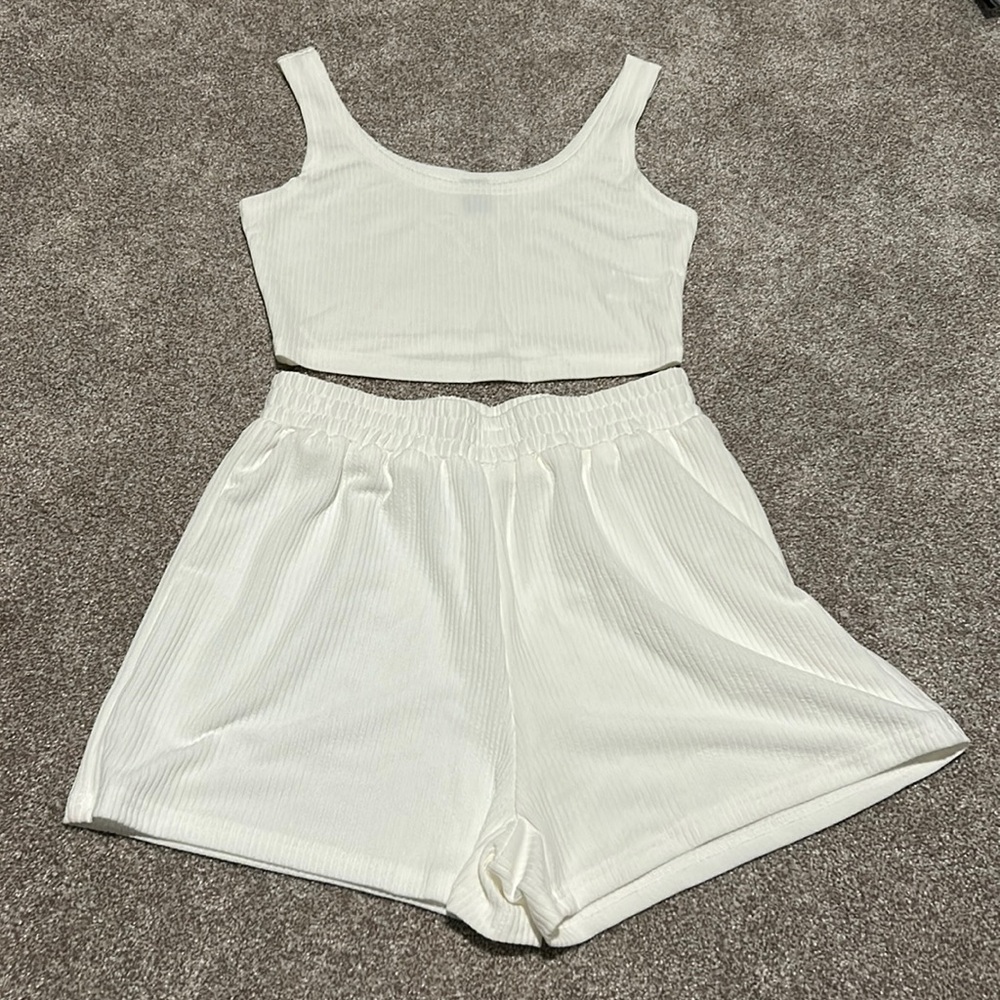 Two piece white set. Size Small/4